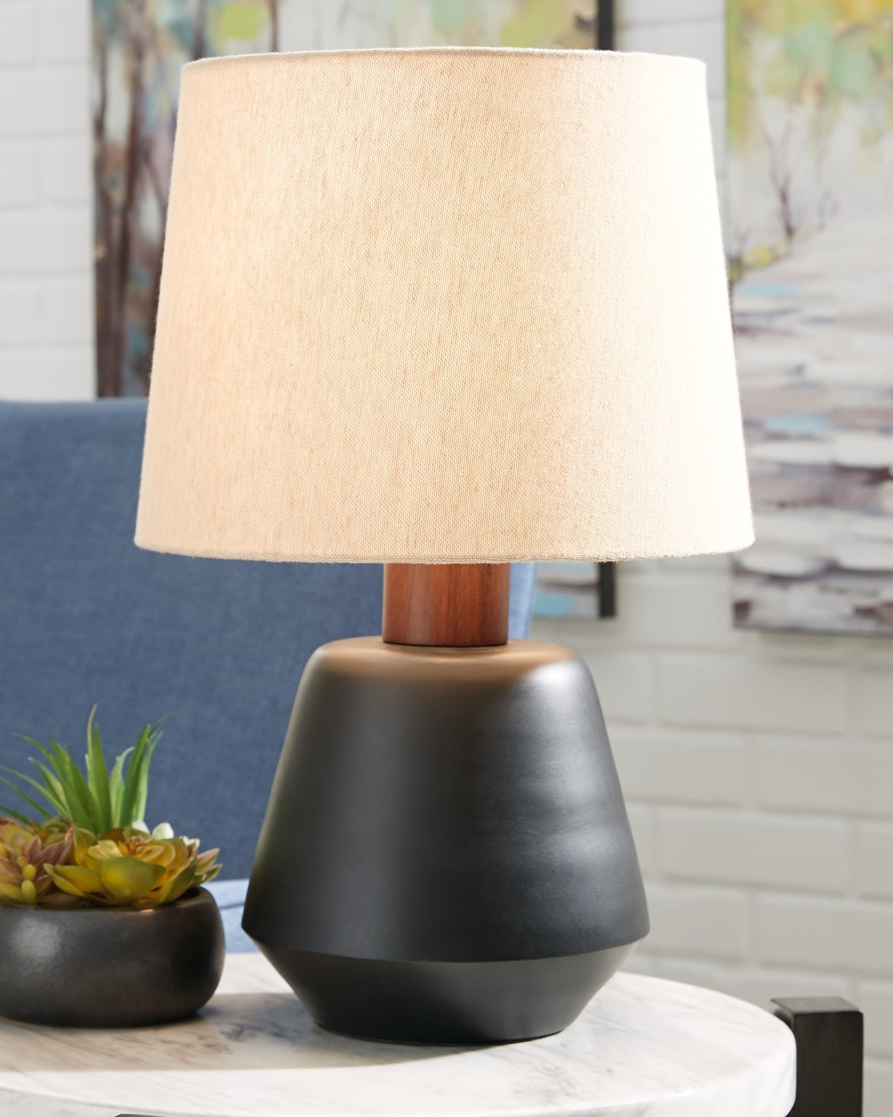 Ashley Express - Ancel Metal Table Lamp (1/CN) at Towne & Country Furniture (AL) furniture, home furniture, home decor, sofa, bedding