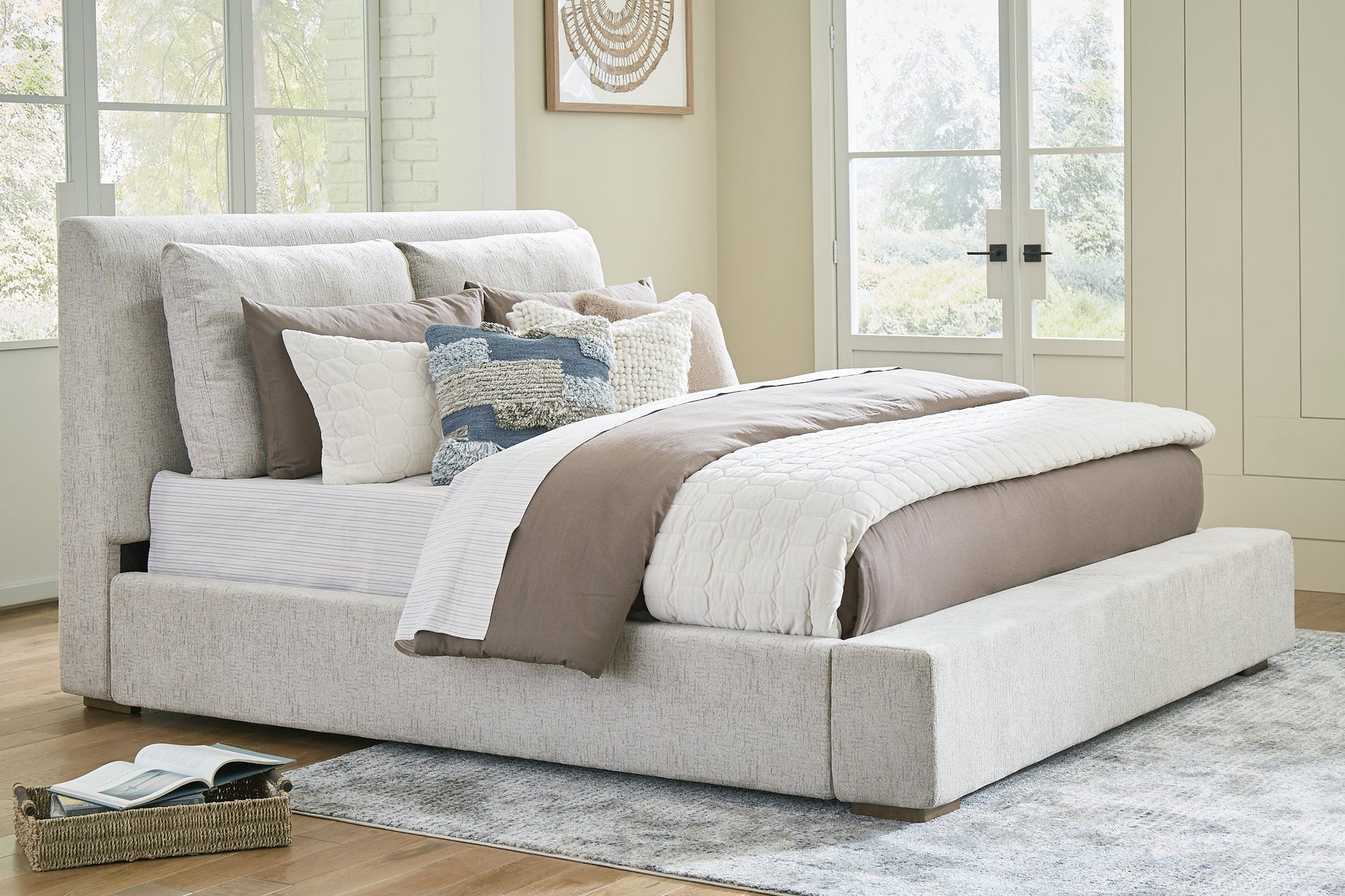 Cabalynn King Upholstered Bed with Mirrored Dresser and Chest at Towne & Country Furniture (AL) furniture, home furniture, home decor, sofa, bedding