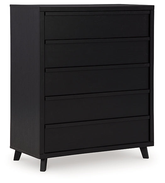 Danziar Five Drawer Wide Chest at Towne & Country Furniture (AL) furniture, home furniture, home decor, sofa, bedding