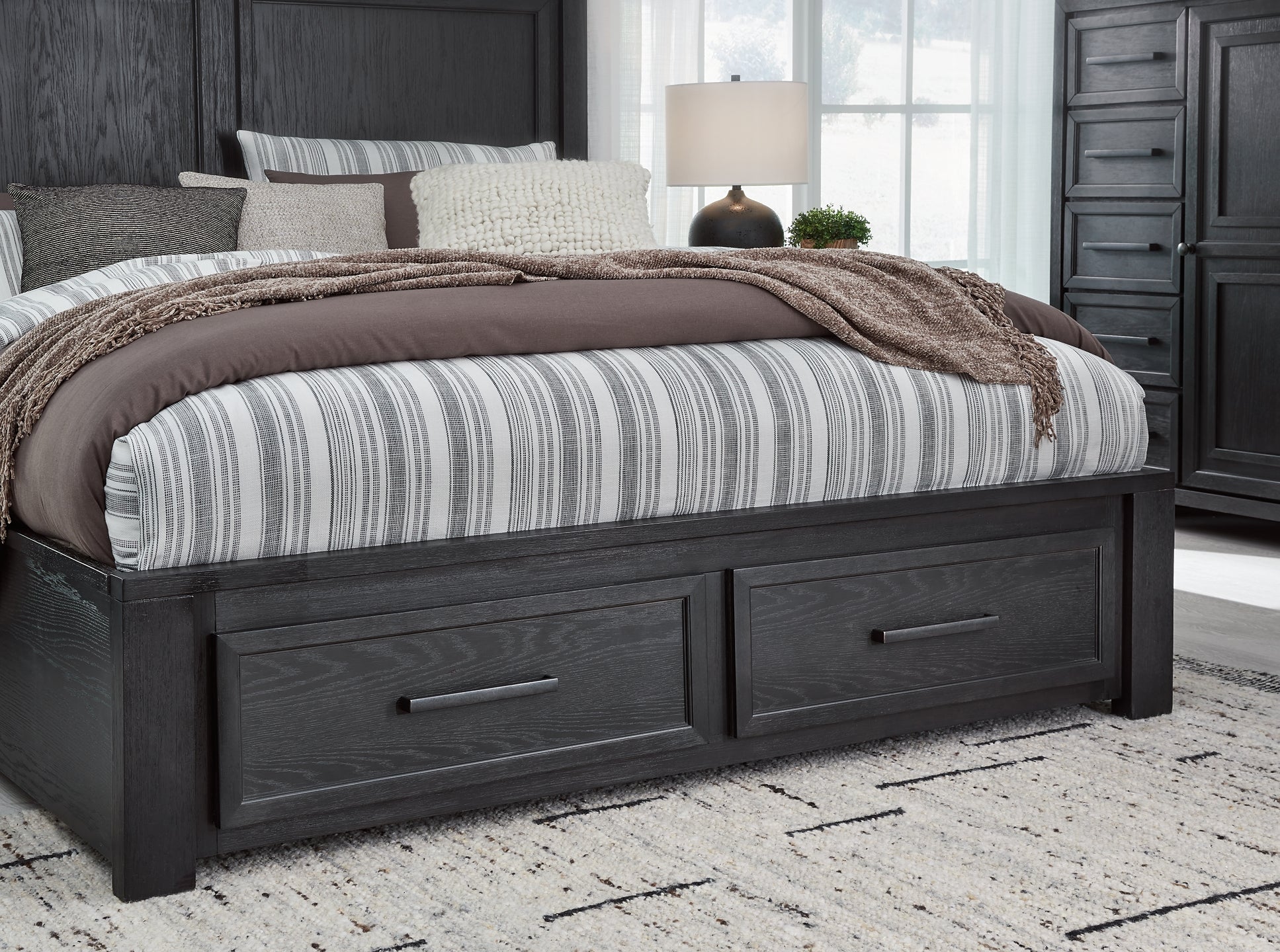 Foyland California King Panel Storage Bed with Mirrored Dresser, Chest and 2 Nightstands at Towne & Country Furniture (AL) furniture, home furniture, home decor, sofa, bedding