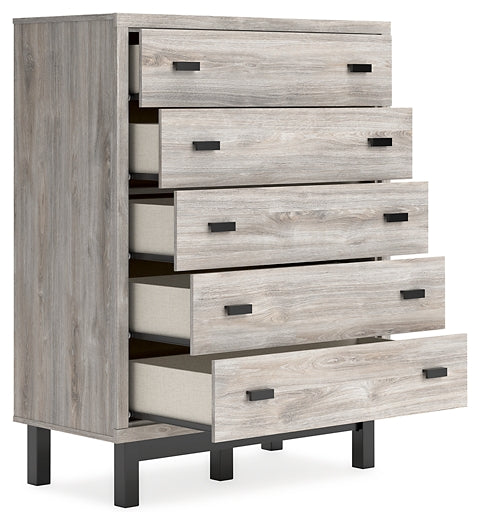 Vessalli Five Drawer Wide Chest at Towne & Country Furniture (AL) furniture, home furniture, home decor, sofa, bedding