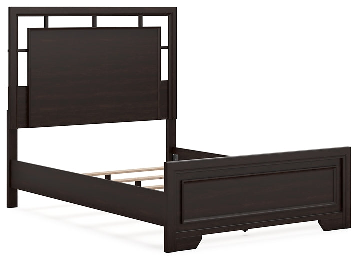 Covetown Full Panel Bed with Nightstand